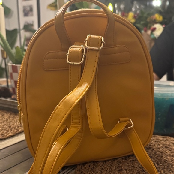 Squishable Corgi Backpack - Picture 6 of 7